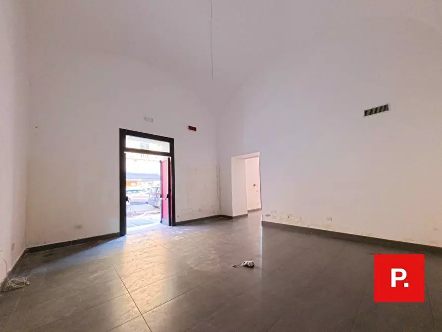 Immagine 31 di Locale commerciale in affitto  in Via Cesare Battisti a Caserta