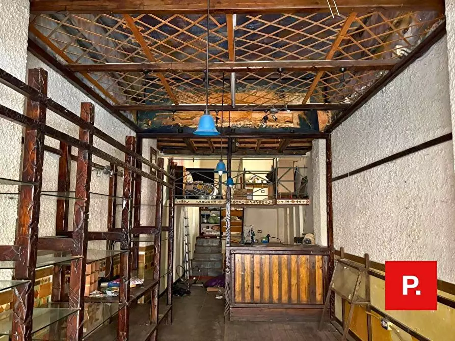 Immagine 1 di Locale commerciale in vendita  in Via verde 35 a Caserta