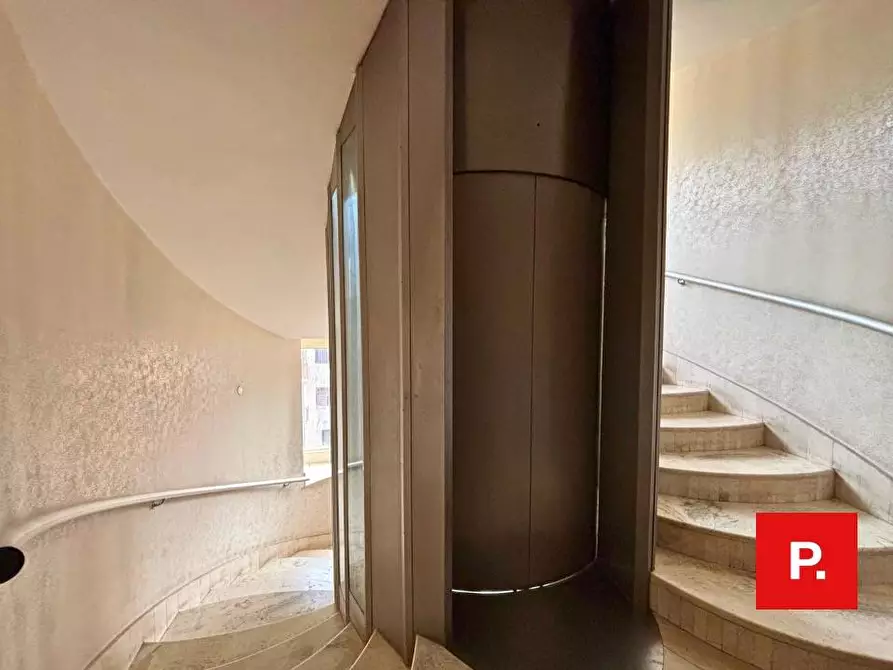 Immagine 17 di Ufficio in vendita  in Via Patturelli a Caserta