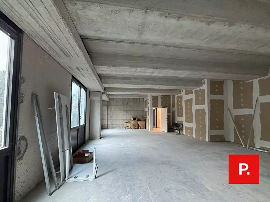 Immagine 3 di Ufficio in vendita  in Viale delle industrie 2 a Caserta