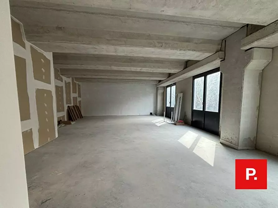 Immagine 14 di Ufficio in vendita  in Viale delle industrie 2 a Caserta