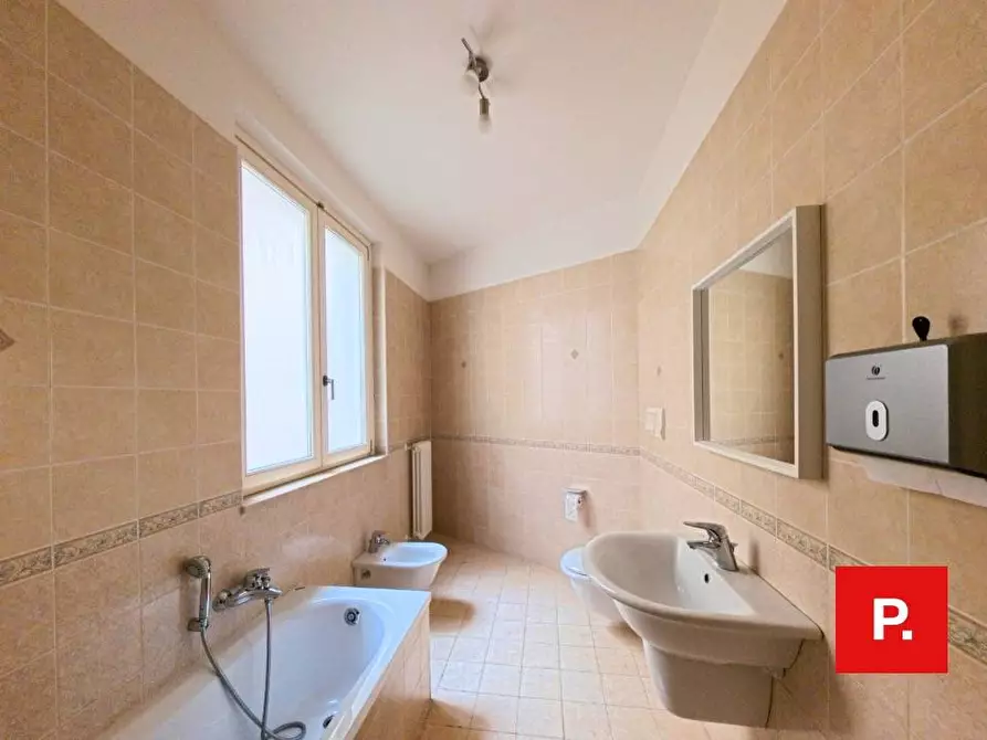 Immagine 25 di Appartamento in vendita  in via mazzini via maielli a Caserta