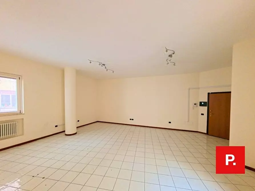 Immagine 2 di Appartamento in vendita  in via mazzini via maielli a Caserta