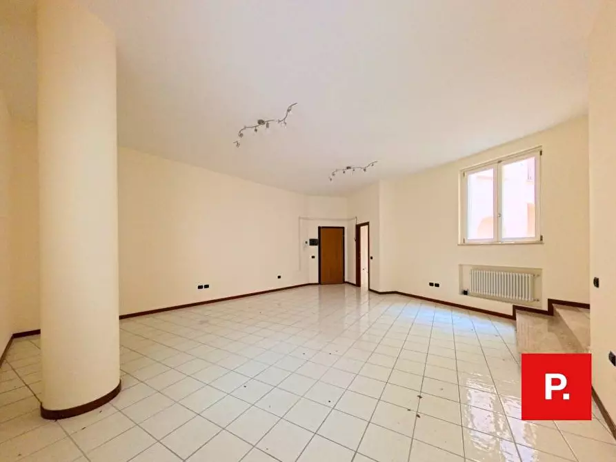 Immagine 3 di Appartamento in vendita  in via mazzini via maielli a Caserta