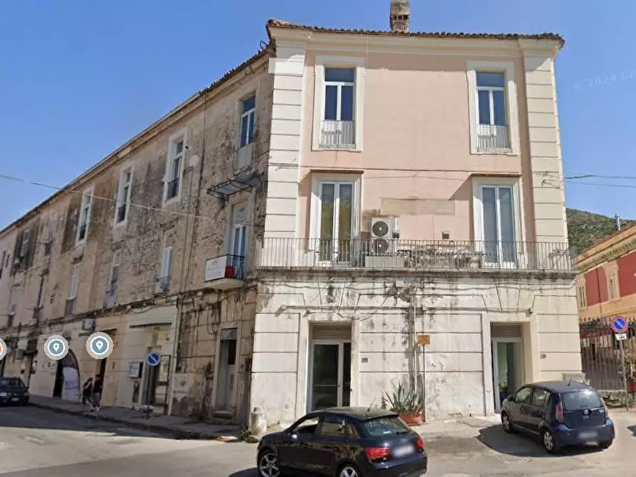 Immagine 1 di Locale commerciale in affitto  in Piazza Della Seta 1 a Caserta