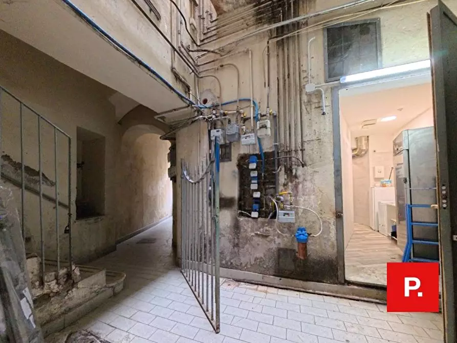 Immagine 26 di Locale commerciale in affitto  in VIA FERRANTE 7 a Caserta