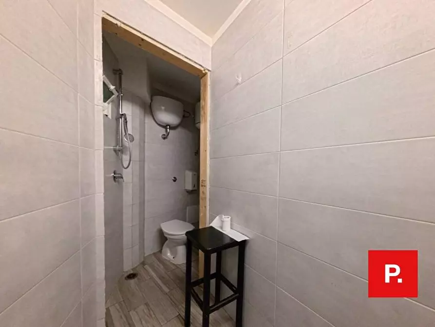 Immagine 23 di Locale commerciale in affitto  in VIA FERRANTE 7 a Caserta