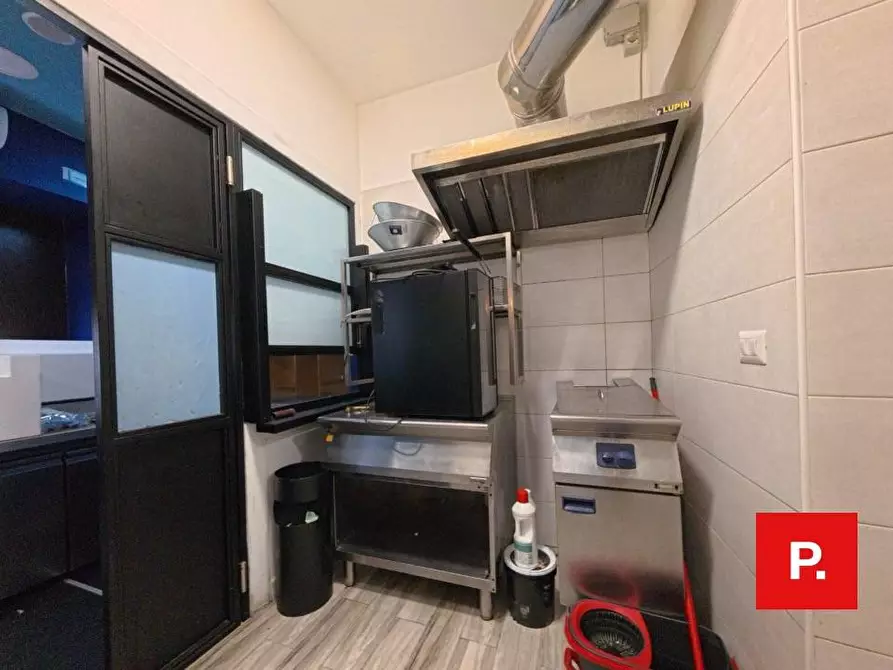 Immagine 17 di Locale commerciale in affitto  in VIA FERRANTE 7 a Caserta