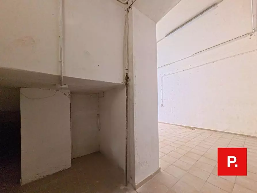 Immagine 12 di Locale commerciale in affitto  in Via Santorio 5 a Caserta