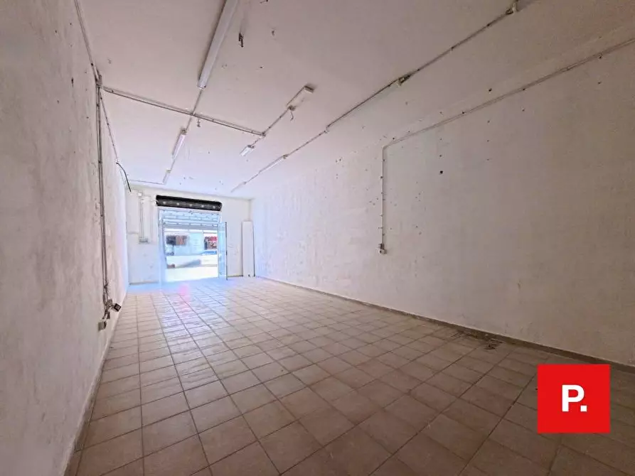 Immagine 13 di Locale commerciale in affitto  in Via Santorio 5 a Caserta