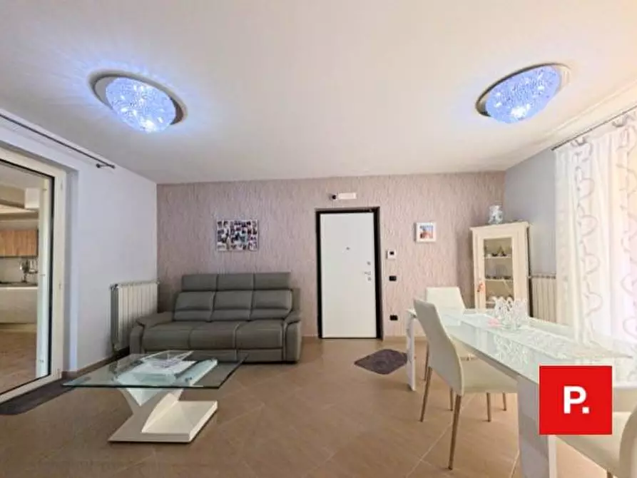 Immagine 2 di Appartamento in vendita  in via onofrio teti a Caserta