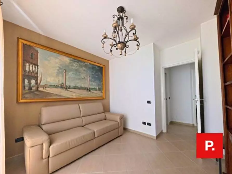 Immagine 22 di Appartamento in vendita  in via onofrio teti a Caserta