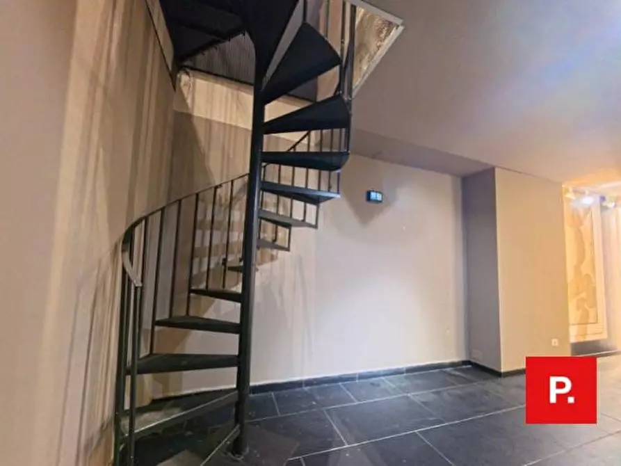 Immagine 21 di Locale commerciale in affitto  in via san carlo a Caserta