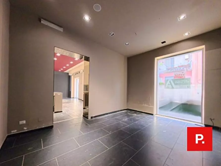 Immagine 8 di Locale commerciale in affitto  in via san carlo a Caserta