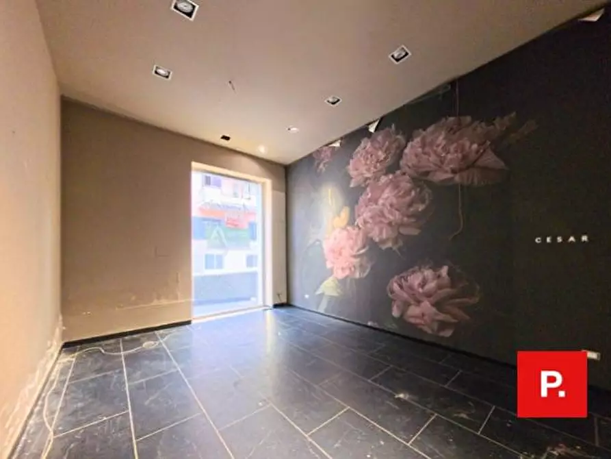 Immagine 10 di Locale commerciale in affitto  in via san carlo a Caserta