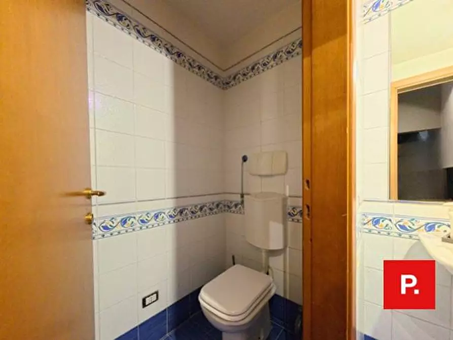 Immagine 14 di Locale commerciale in affitto  in via san carlo a Caserta