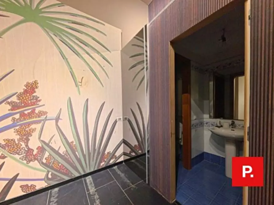 Immagine 12 di Locale commerciale in affitto  in via san carlo a Caserta