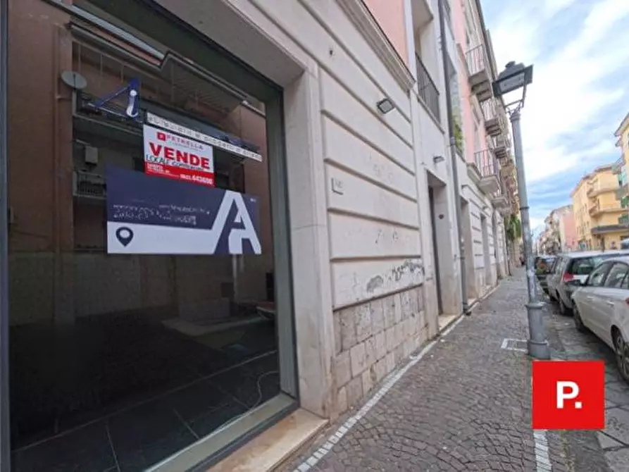 Immagine 25 di Locale commerciale in affitto  in via san carlo a Caserta