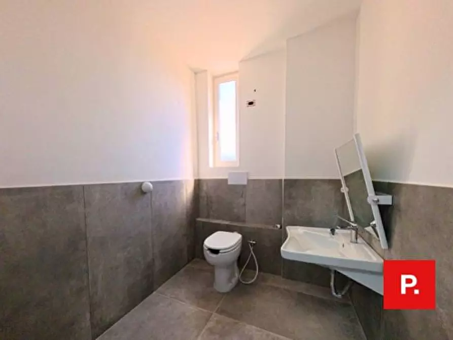 Immagine 23 di Ufficio in affitto  in VIA MELVIN JONES a Caserta