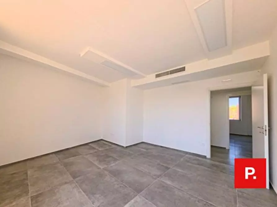 Immagine 13 di Ufficio in affitto  in VIA MELVIN JONES a Caserta