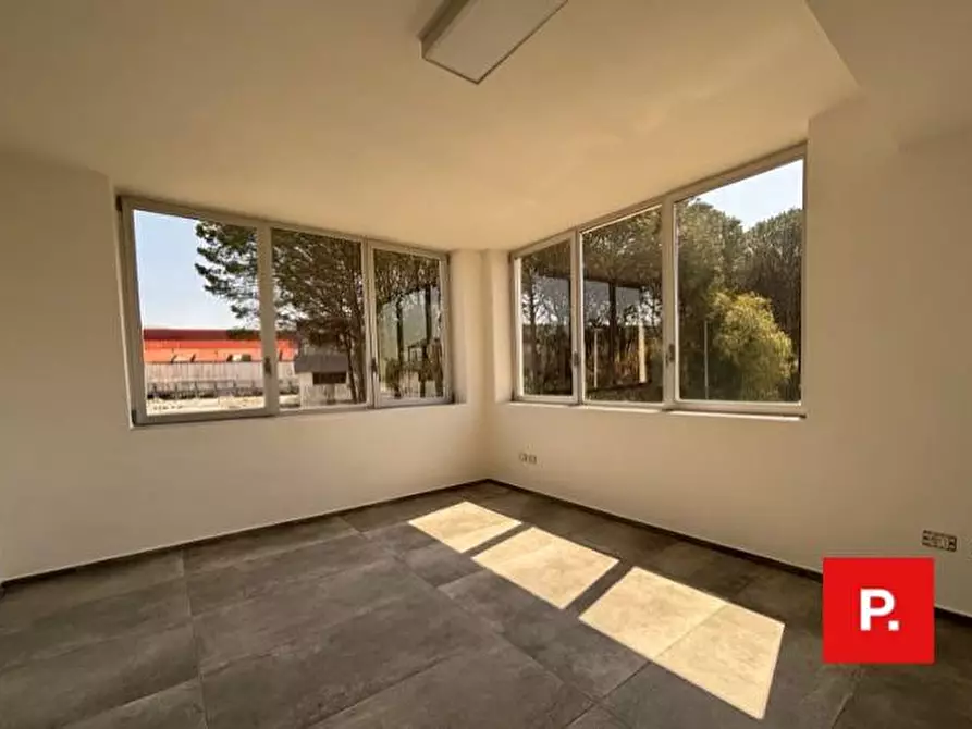 Immagine 6 di Ufficio in affitto  in VIA MELVIN JONES a Caserta