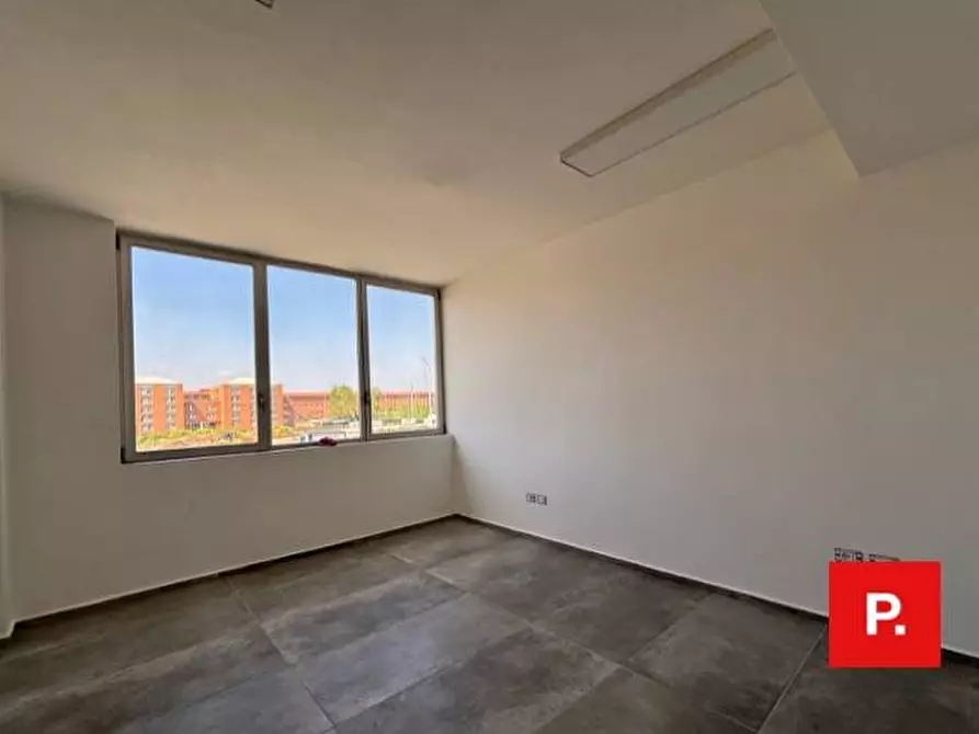 Immagine 18 di Ufficio in affitto  in VIA MELVIN JONES a Caserta