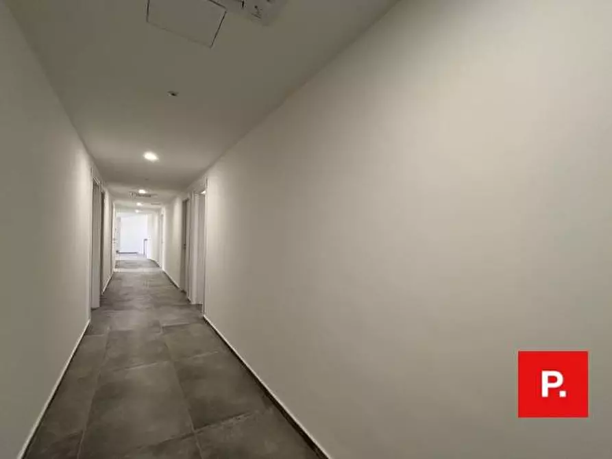 Immagine 19 di Ufficio in affitto  in VIA MELVIN JONES a Caserta