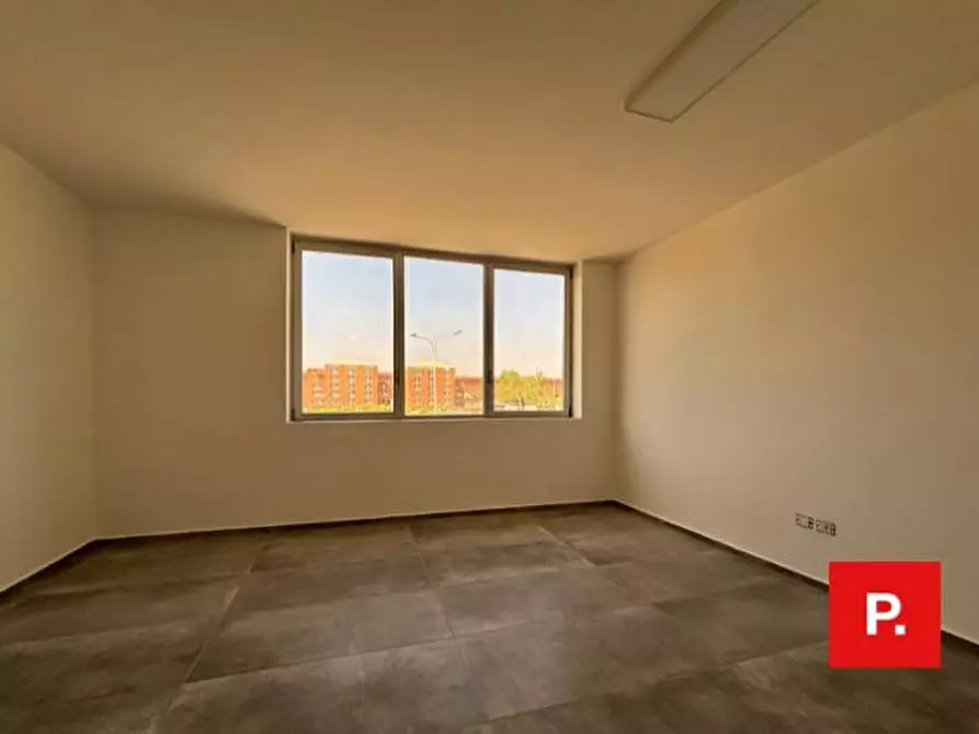 Immagine 22 di Ufficio in affitto  in VIA MELVIN JONES a Caserta