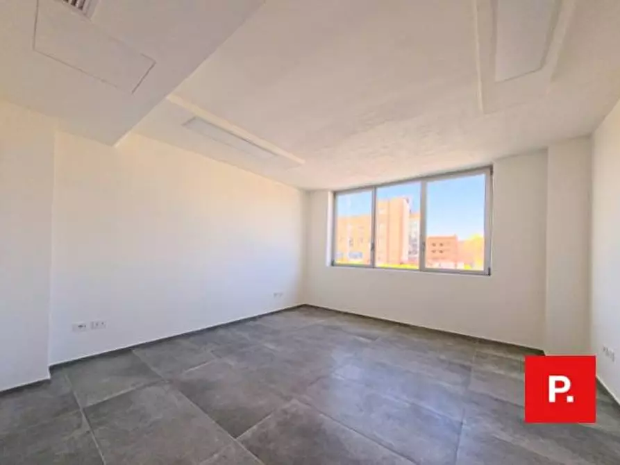 Immagine 10 di Ufficio in vendita  in via Melvin Jones a Caserta