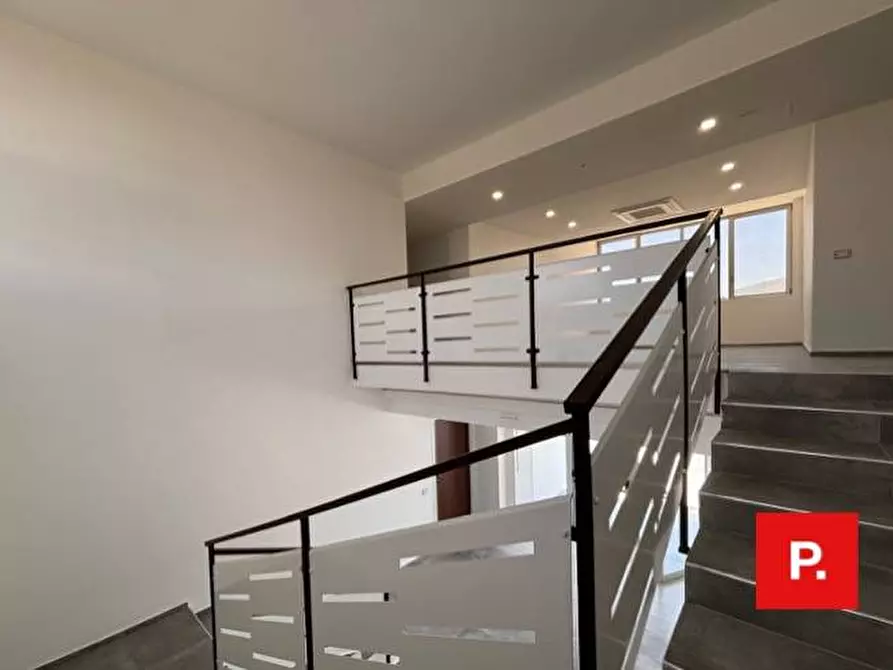 Immagine 28 di Ufficio in vendita  in via Melvin Jones a Caserta