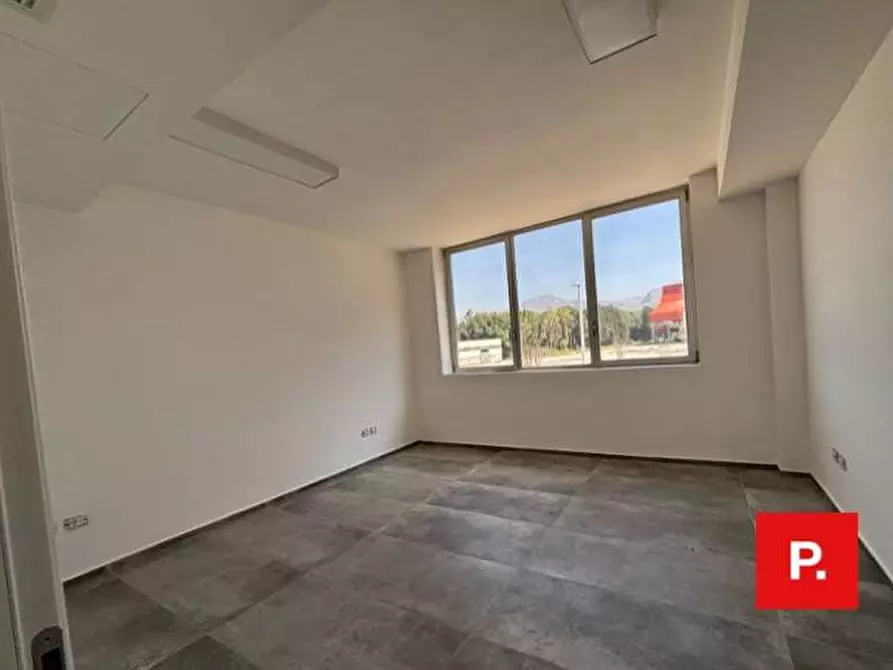 Immagine 32 di Ufficio in vendita  in via Melvin Jones a Caserta