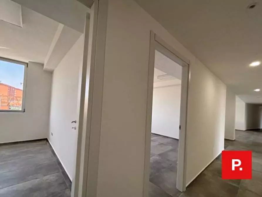 Immagine 33 di Ufficio in vendita  in via Melvin Jones a Caserta