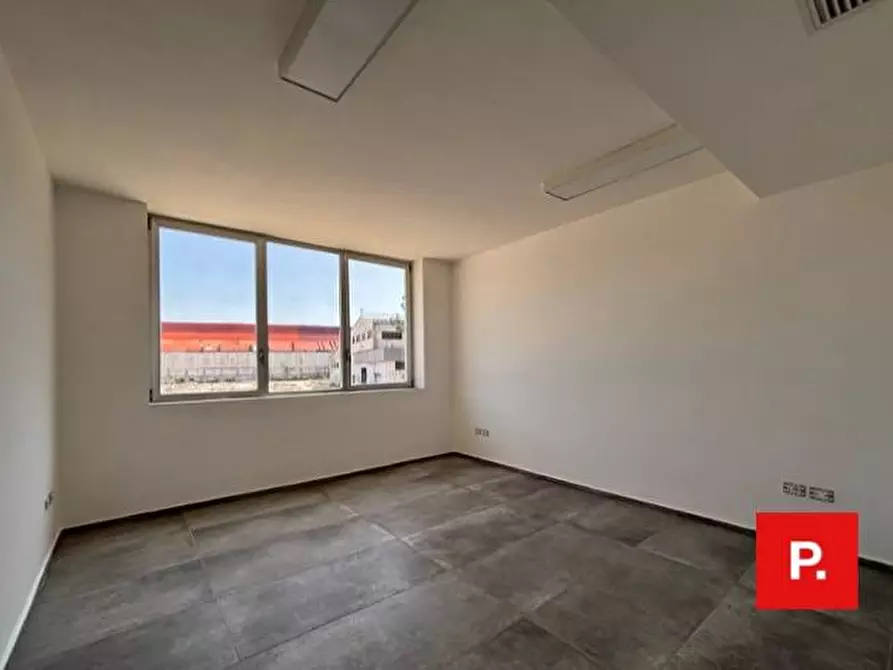 Immagine 35 di Ufficio in vendita  in via Melvin Jones a Caserta