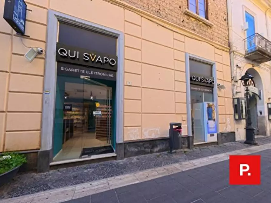 Immagine 2 di Locale commerciale in affitto  a Caserta