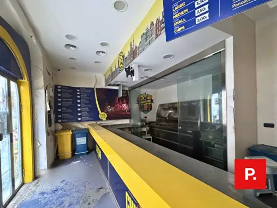 Immagine 5 di Locale commerciale in affitto  in Via Ferrante 47 a Caserta