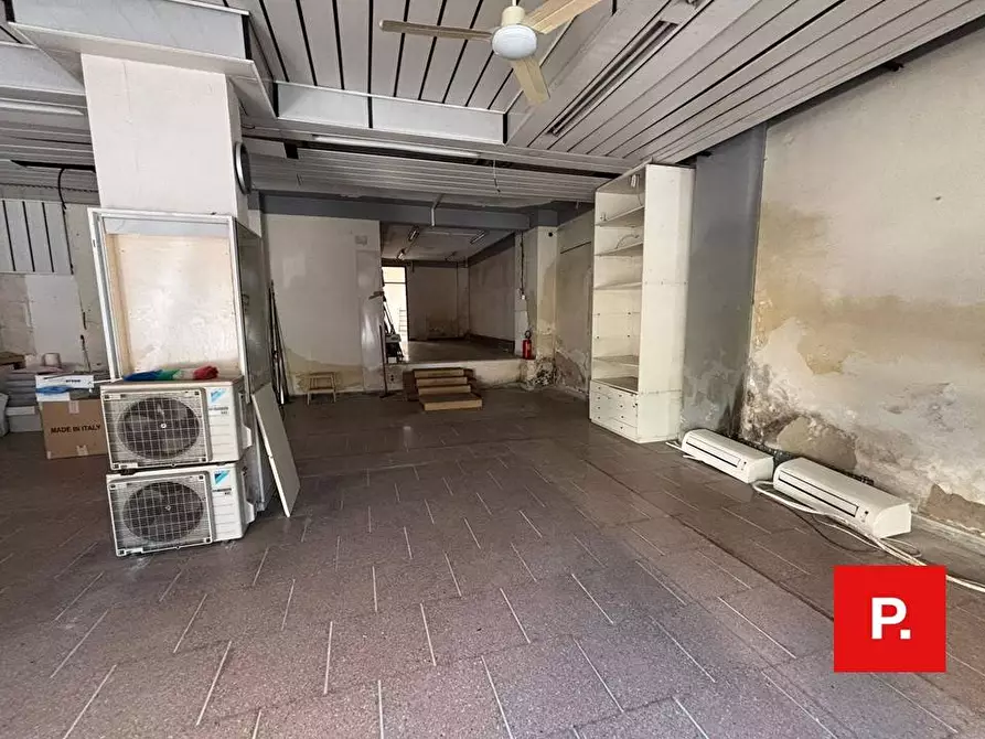 Immagine 7 di Locale commerciale in affitto  in VIA DEL REDENTORE a Caserta