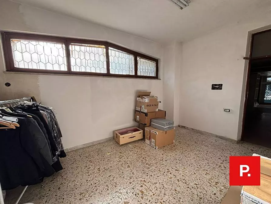 Immagine 11 di Locale commerciale in affitto  in VIA DEL REDENTORE a Caserta