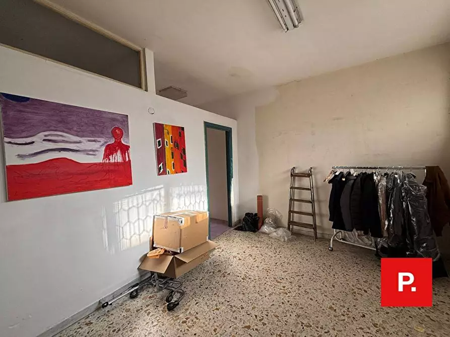 Immagine 13 di Locale commerciale in affitto  in VIA DEL REDENTORE a Caserta