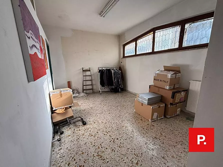 Immagine 15 di Locale commerciale in affitto  in VIA DEL REDENTORE a Caserta