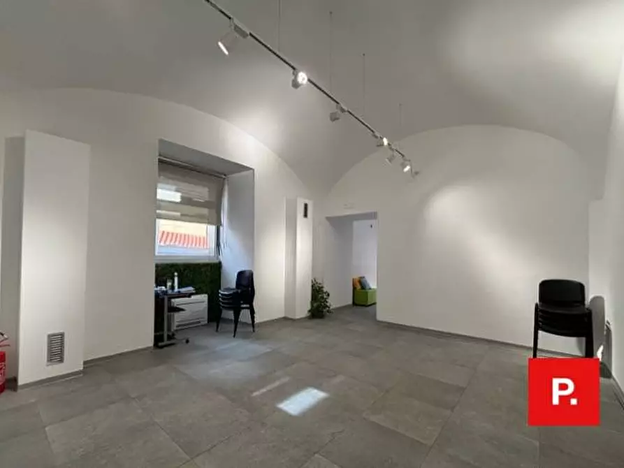 Immagine 13 di Locale commerciale in affitto  in Piazza Della Seta 1 a Caserta