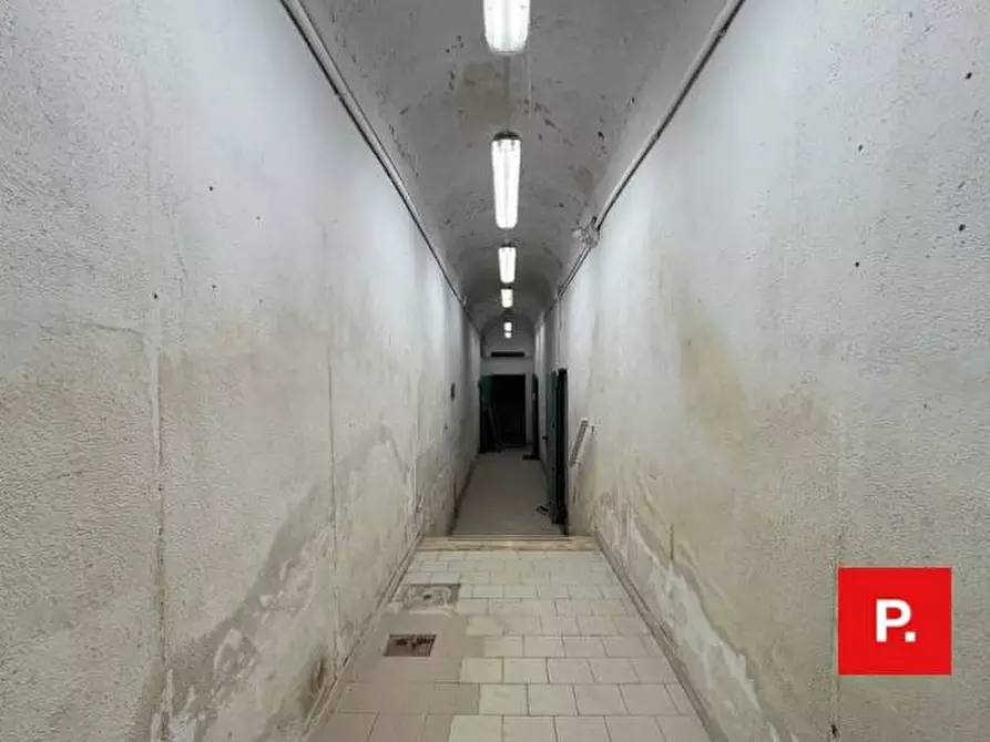 Immagine 22 di Locale commerciale in affitto  in Piazza Della Seta 1 a Caserta