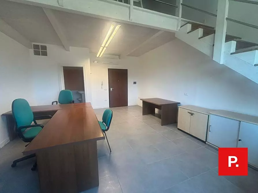 Immagine 6 di Ufficio in affitto  in Viale delle Industrie 2 a Caserta