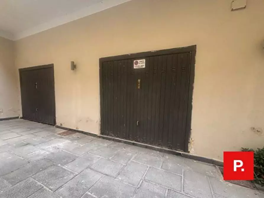 Immagine 2 di Box auto in affitto  in Via San Giovanni 54 a Caserta