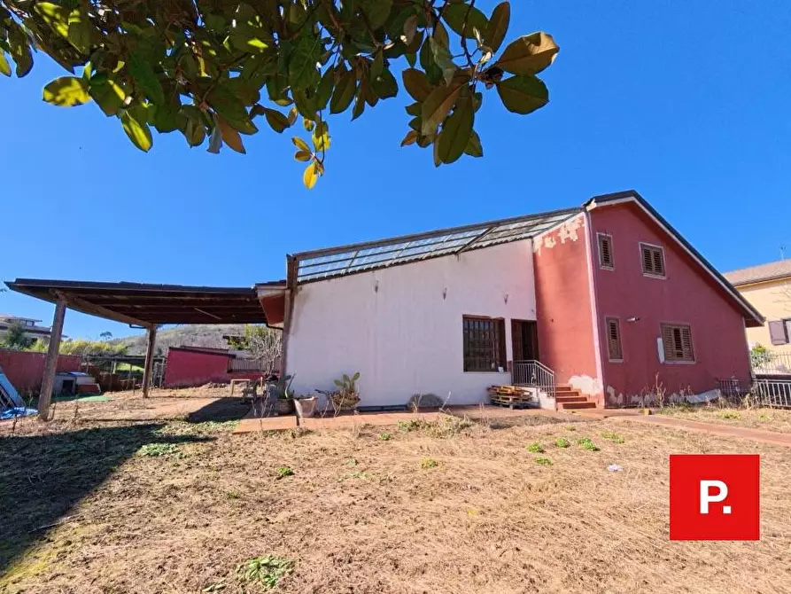 Immagine 2 di Villa in vendita  in via dario russo a Caserta
