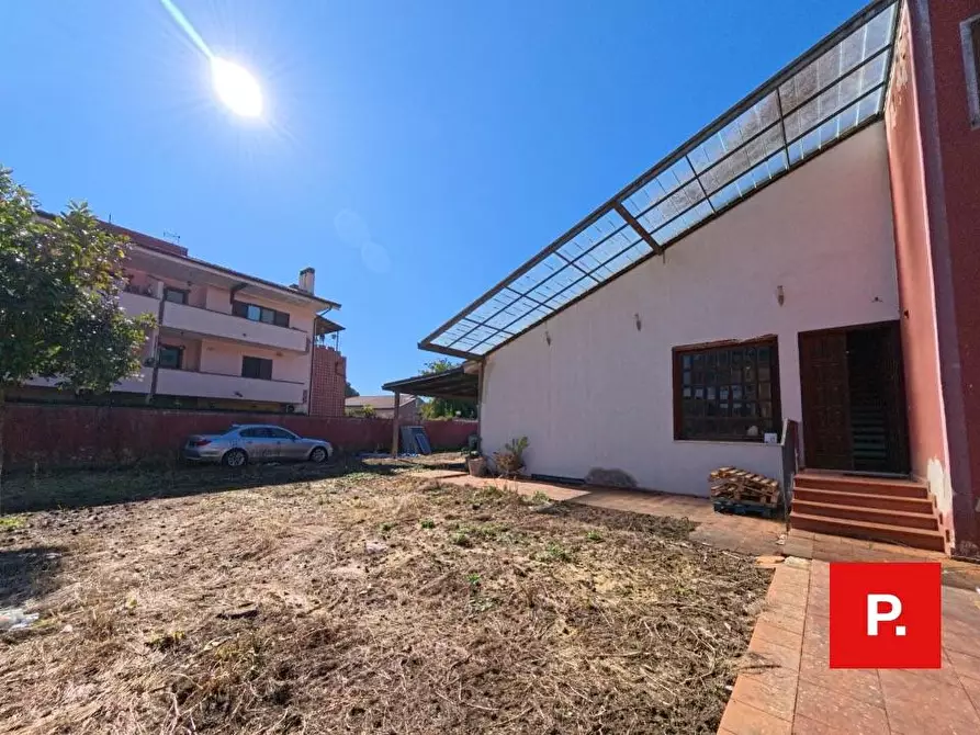 Immagine 36 di Villa in vendita  in via dario russo a Caserta