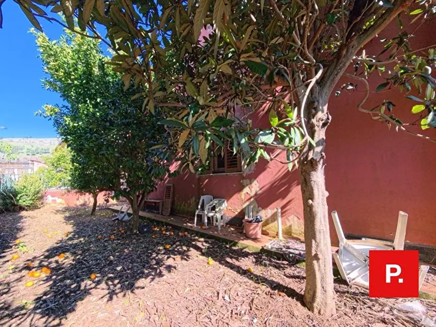 Immagine 43 di Villa in vendita  in via dario russo a Caserta