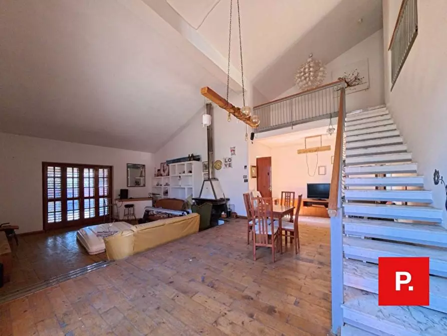 Immagine 4 di Villa in vendita  in via dario russo a Caserta