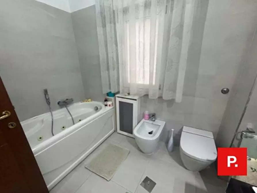 Immagine 12 di Appartamento in vendita  in Largo della Mimosa 8 a Caserta
