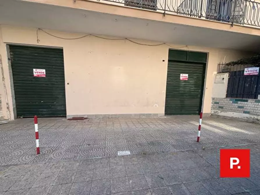 Immagine 1 di Locale commerciale in vendita  in Viale Europa 2 a Capodrise