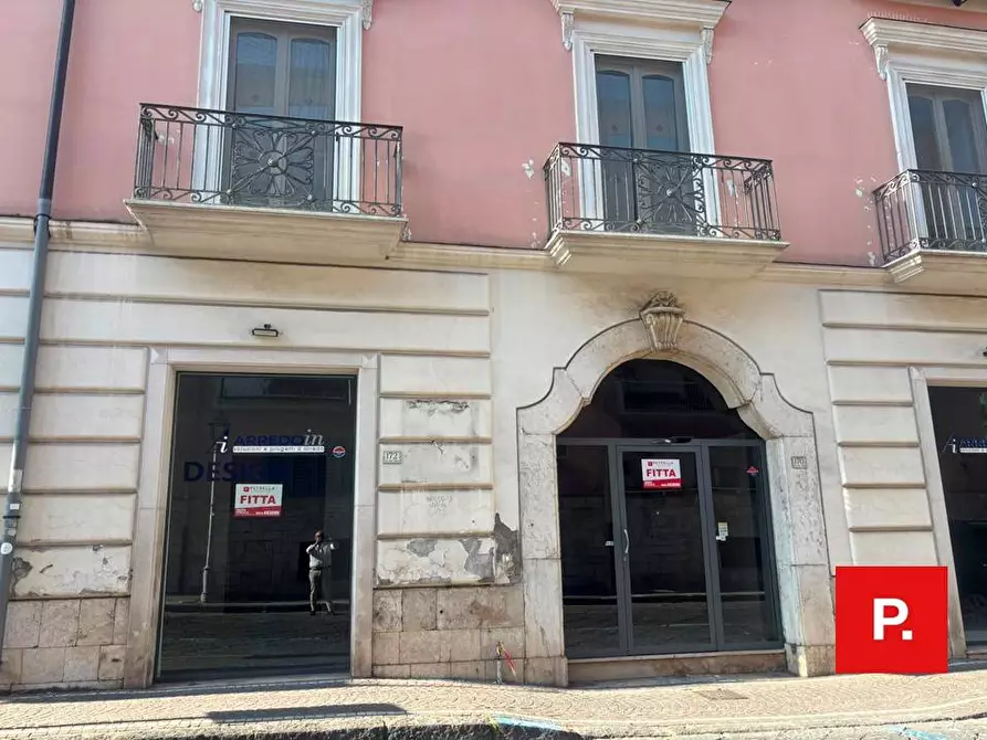 Immagine 1 di Locale commerciale in affitto  in Via San Carlo 144 a Caserta